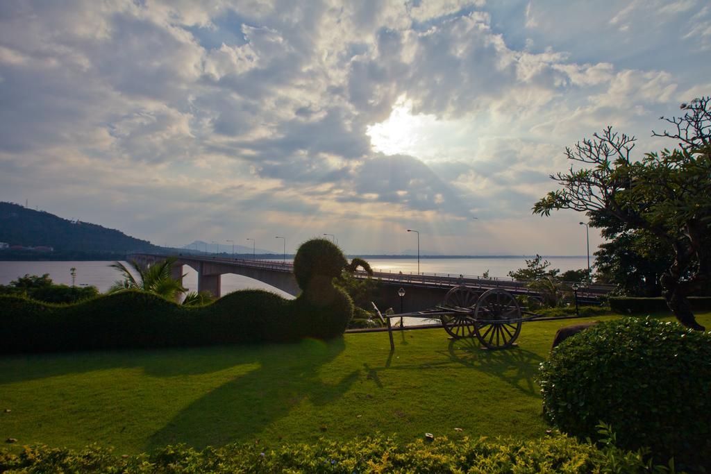 Champasak Grand Hotel Pakse Exterior foto
