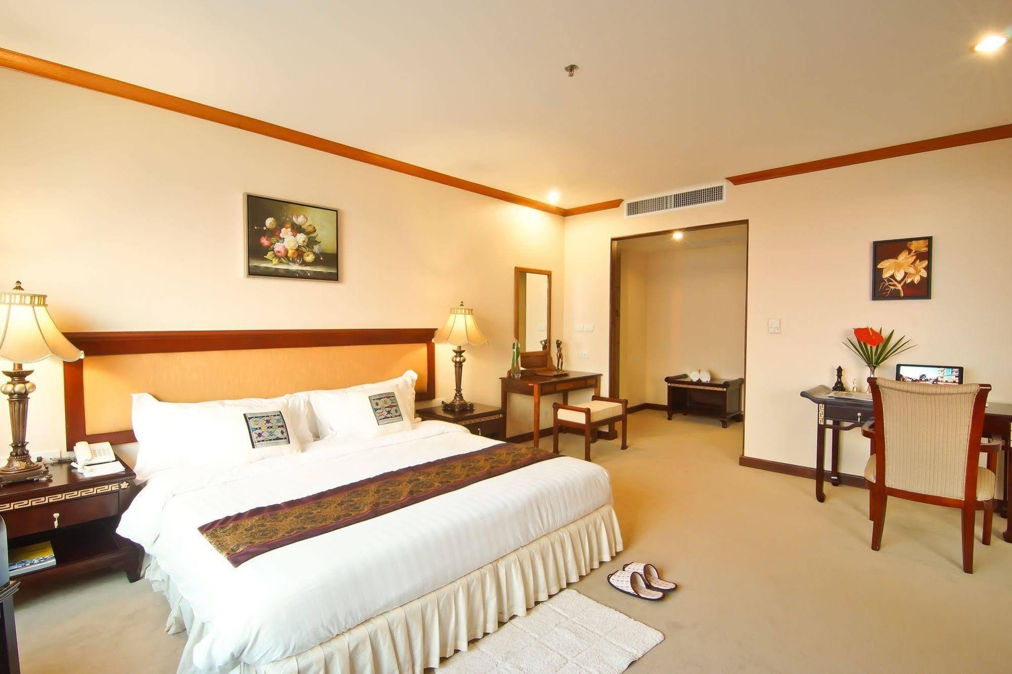Champasak Grand Hotel Pakse Exterior foto