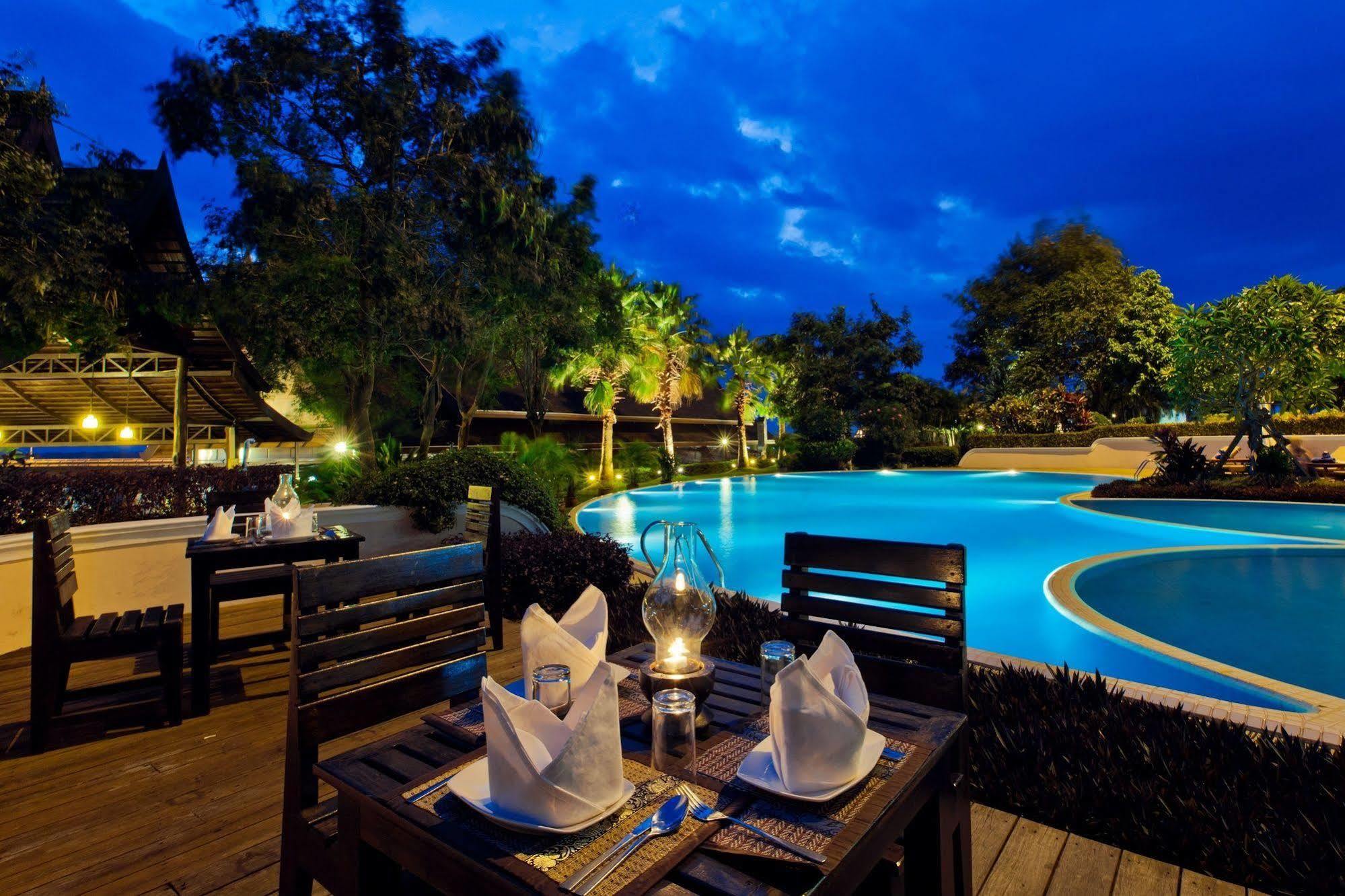 Champasak Grand Hotel Pakse Exterior foto